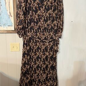 Chic Black Patterned Dress